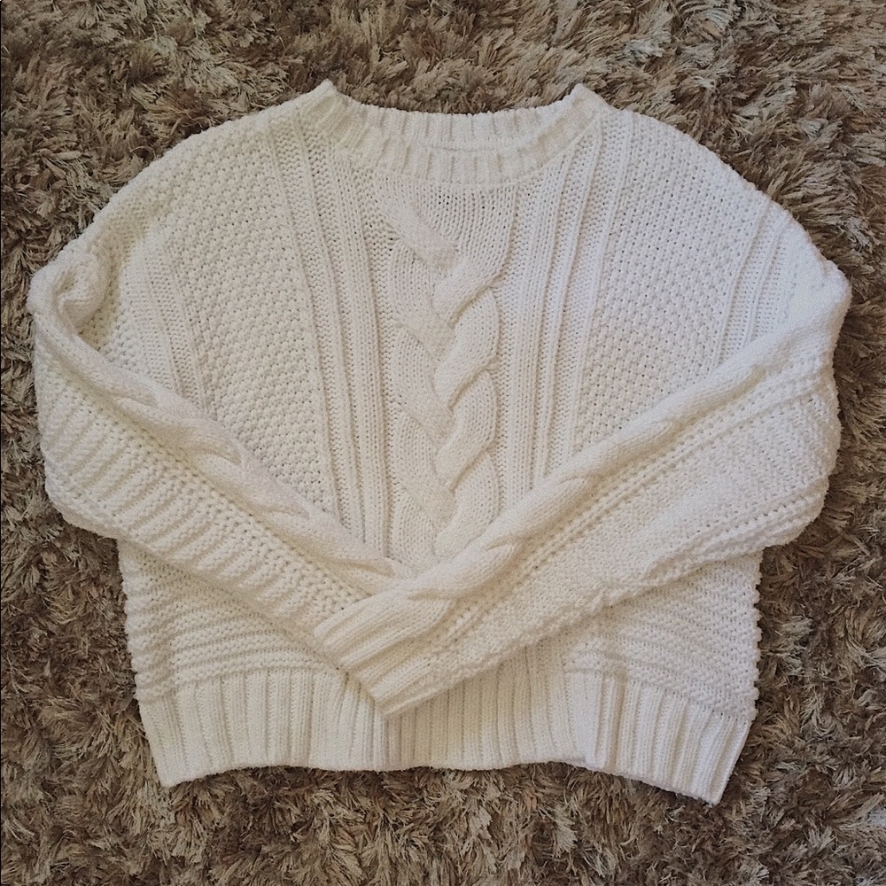H&M white crew neck knit sweater✨